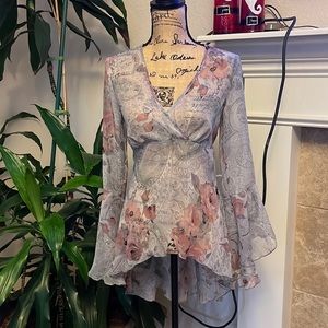 NWOT Le Belle top  excellent no rips no tears no stains size 9  #438